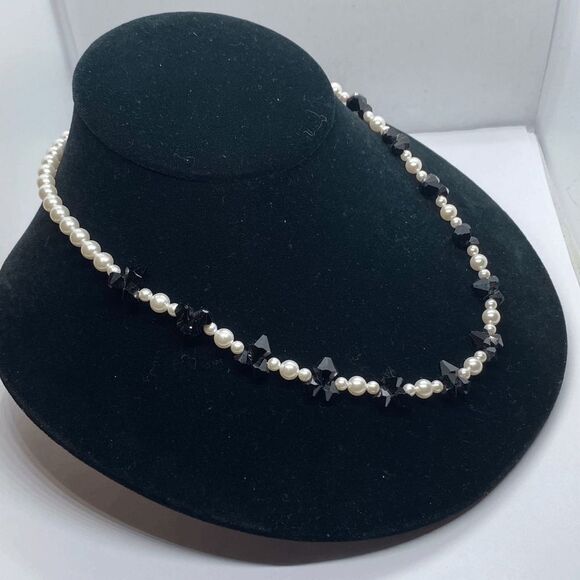 Elegant 18" SGW Designs 925 Sterling Silver, Faux Pearl & Glass Bead Necklace - Picture 2 of 8